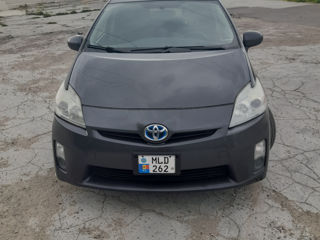 Toyota Prius фото 1