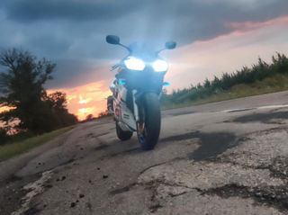 Yamaha R6 foto 5