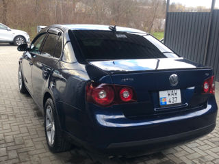 Volkswagen Jetta foto 5