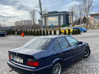 BMW 3 Series foto 5