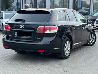 Toyota Avensis foto 4