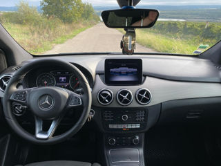 Mercedes B-Class foto 9