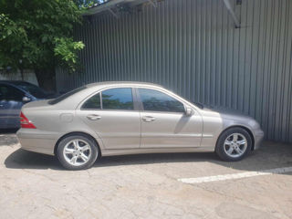 Mercedes C-Class foto 5