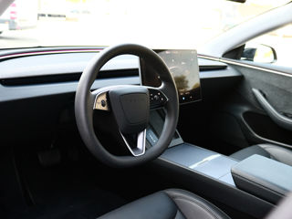 Tesla Model 3 foto 6