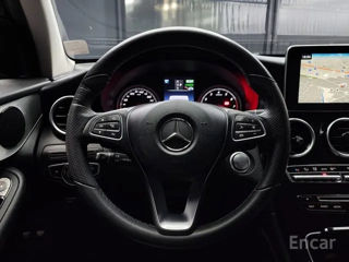 Mercedes GLC foto 8