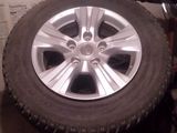 Пробег 2000 км. 285/60R18 с дисками foto 2