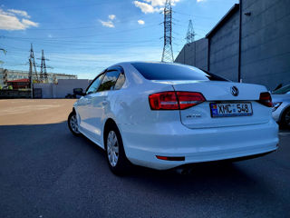 Volkswagen Jetta foto 4