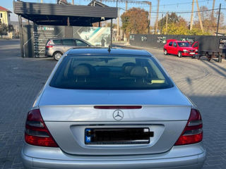 Mercedes E-Class foto 2