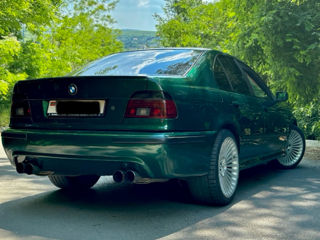 BMW 5 Series foto 1