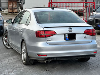 Volkswagen Jetta foto 4