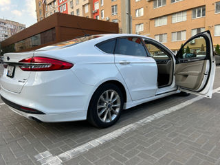 Ford Fusion foto 3