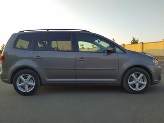 Volkswagen Touran foto 4