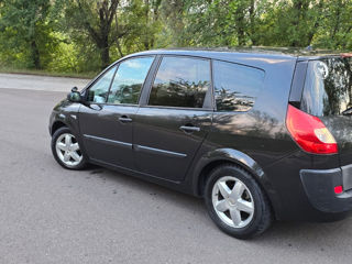 Renault Grand Scenic foto 3