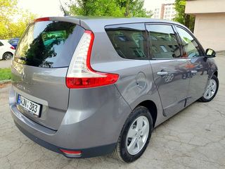 Renault Grand Scenic foto 2