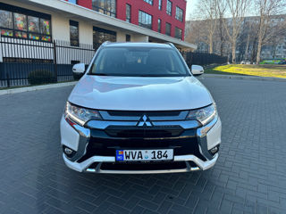 Mitsubishi Outlander foto 3