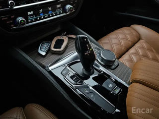 BMW 5 Series foto 7