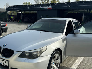 BMW 5 Series foto 2