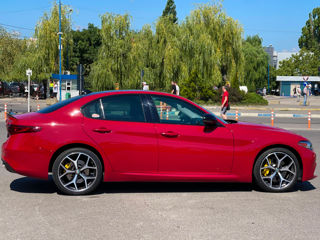 Alfa Romeo Giulia foto 7