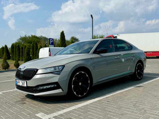 Skoda Superb foto 2