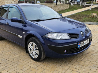 Renault Megane foto 2