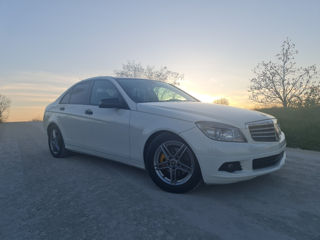 Mercedes C-Class foto 4