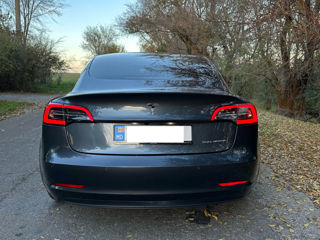 Tesla Model 3 foto 3