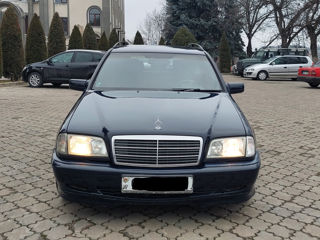 Mercedes C Class foto 2