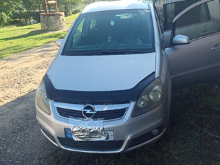 Opel Zafira foto 2