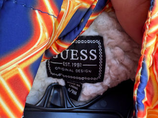 Курточка Guess теплая foto 2