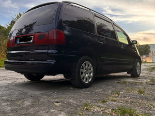 Volkswagen Sharan foto 2