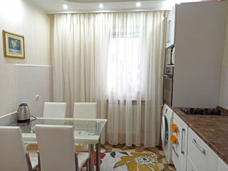 Apartament cu 2 camere, 56 m², Centru, Chișinău foto 3