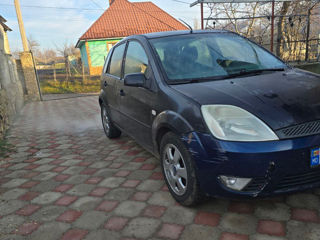 Ford Fiesta foto 4