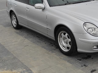 Mercedes E-Class foto 2