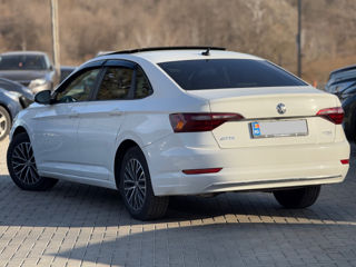 Volkswagen Jetta foto 5