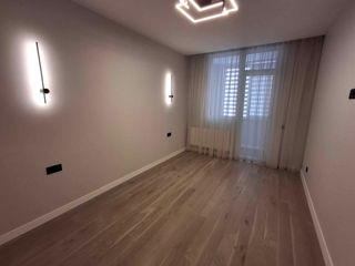 Apartament cu 2 camere, 65 m², Botanica, Chișinău foto 7