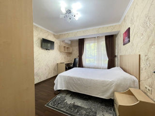 Apartament cu 2 camere, 75 m², Poșta Veche, Chișinău foto 4