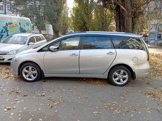 Mitsubishi Grandis foto 2