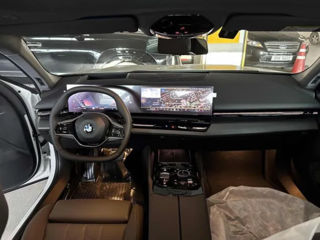 BMW 5 Series foto 4