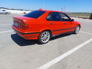 BMW 3 Series foto 3