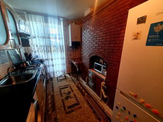 Apartament spațios cu 3 camere, zonă liniștită și curată, s.Danceni foto 8