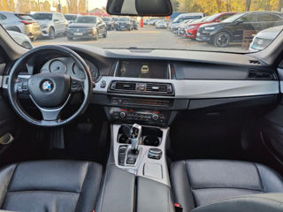 BMW 5 Series foto 8