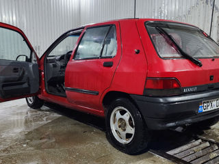 Renault Clio foto 4