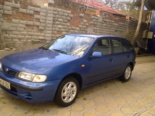 Nissan Almera foto 3