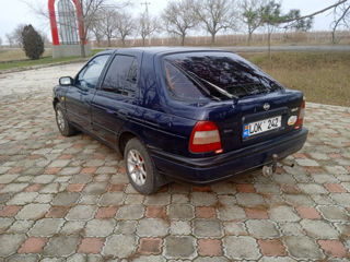 Nissan Sunny foto 7