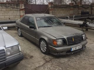 Mercedes Series (W124) foto 2