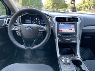 Ford Fusion foto 10