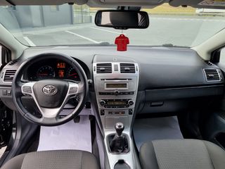 Toyota Avensis foto 10