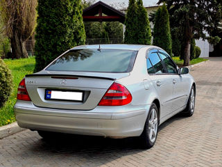 Mercedes E-Class foto 2