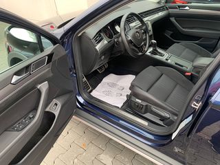 Volkswagen Passat foto 3