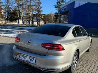 Volkswagen Passat foto 4